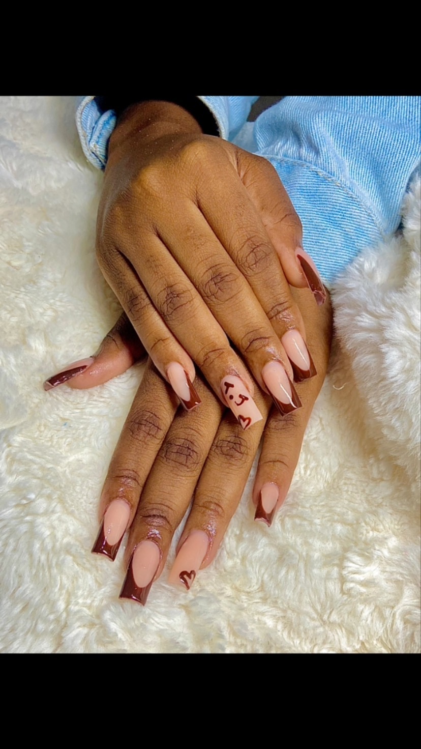Elegant Nude and Brown Ombre Nails