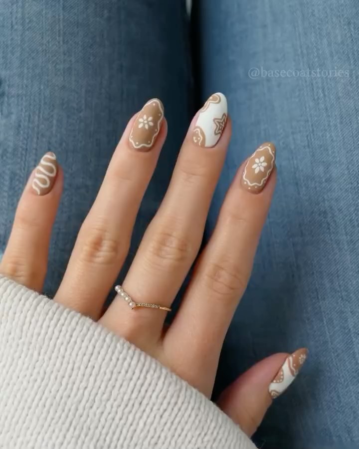 Gingerbread Nail Art