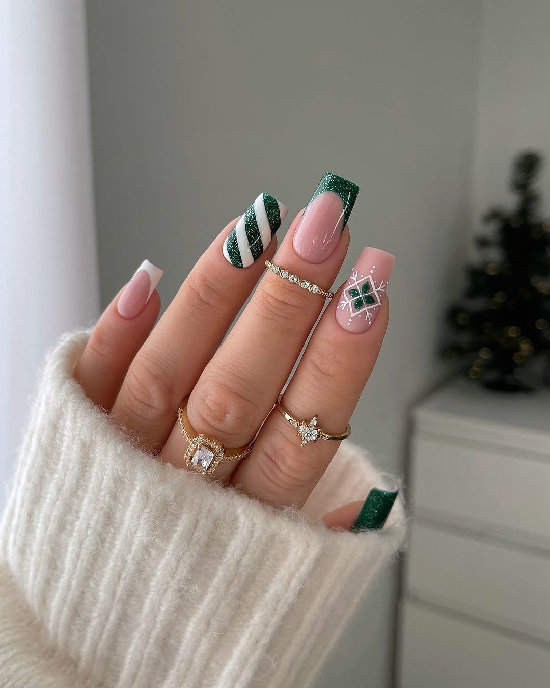 Stylish Holiday Nails